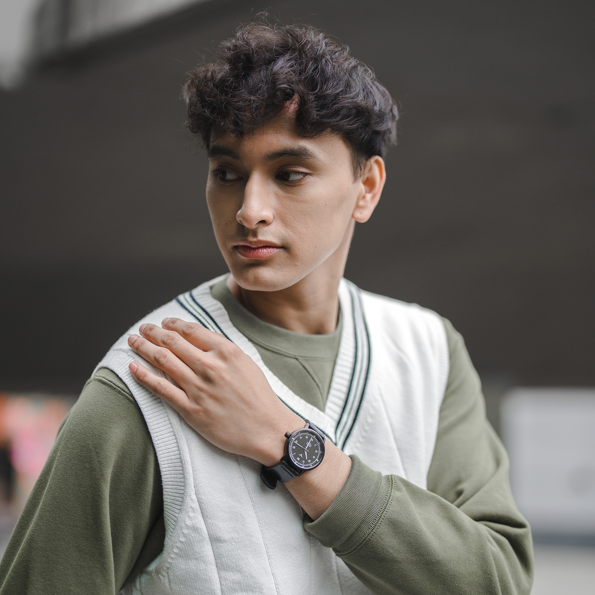 Black dial Swiss Made quartz men watches V-Pioneer with Black Horween Leather Straps | Vstelle Watch